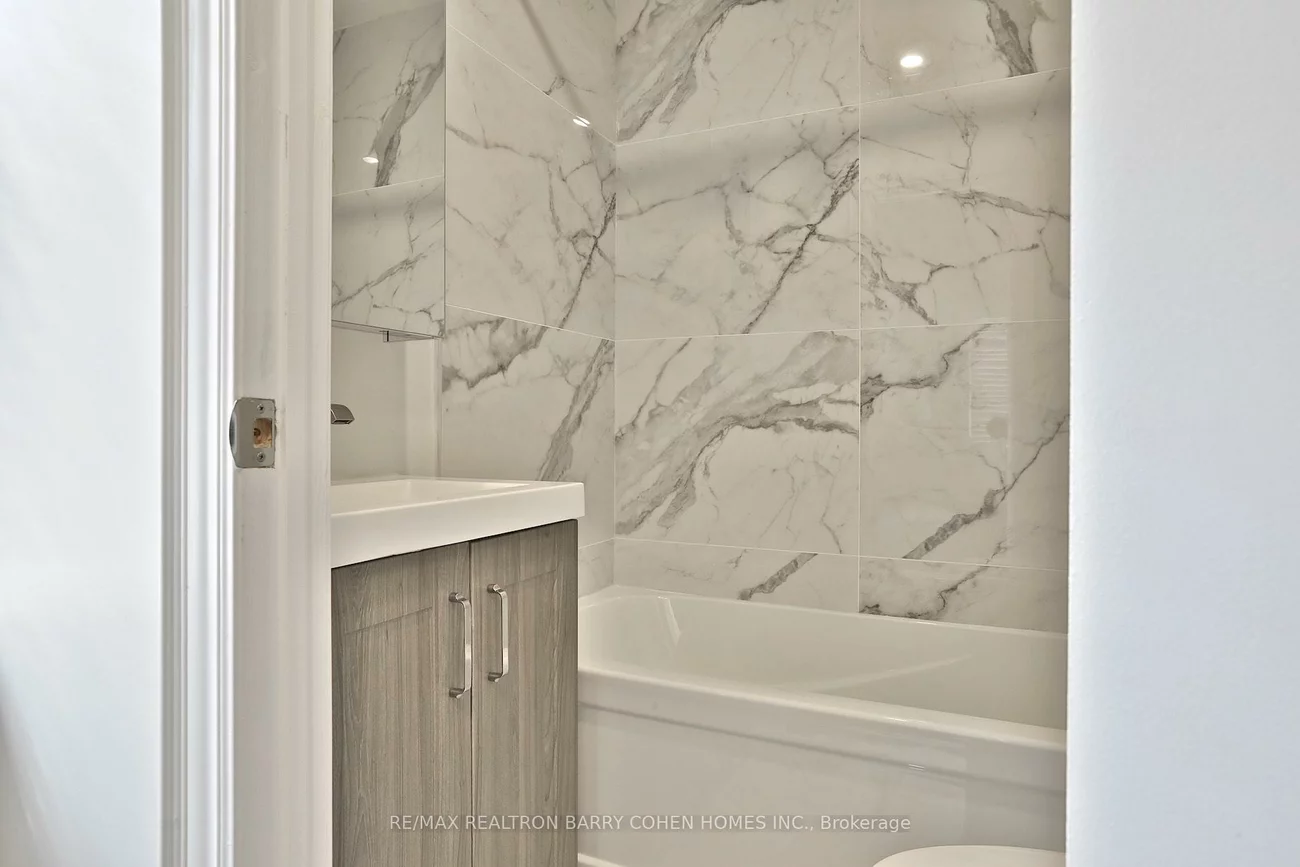 109, Braemar, Yonge-Eglinton, Toronto