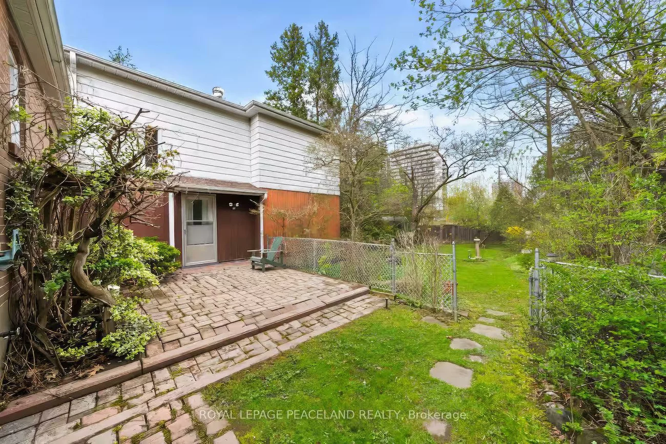 5, Basswood, Willowdale West, Toronto