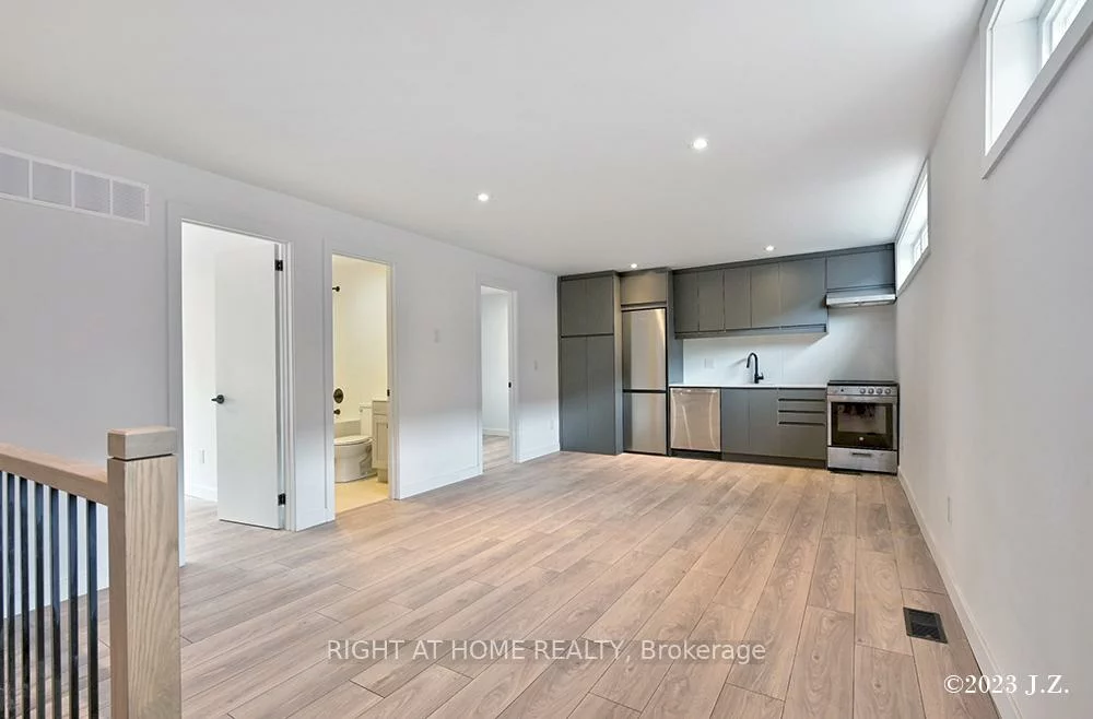 48, Lanark, Oakwood Village, Toronto