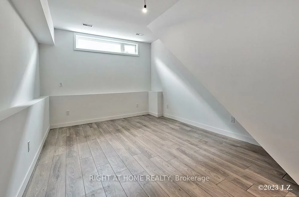 48, Lanark, Oakwood Village, Toronto