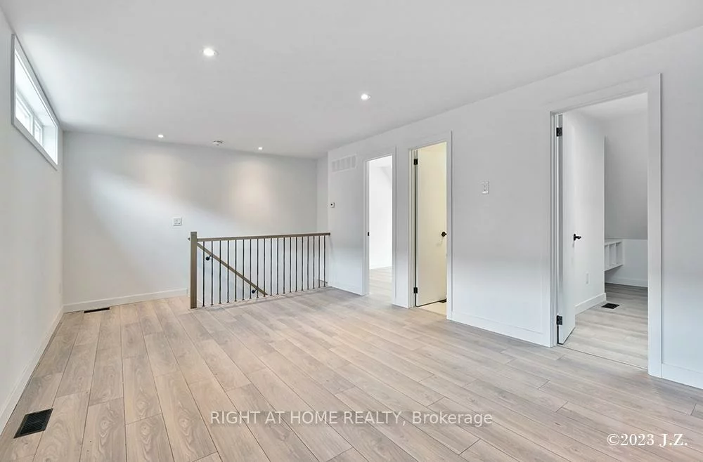 48, Lanark, Oakwood Village, Toronto