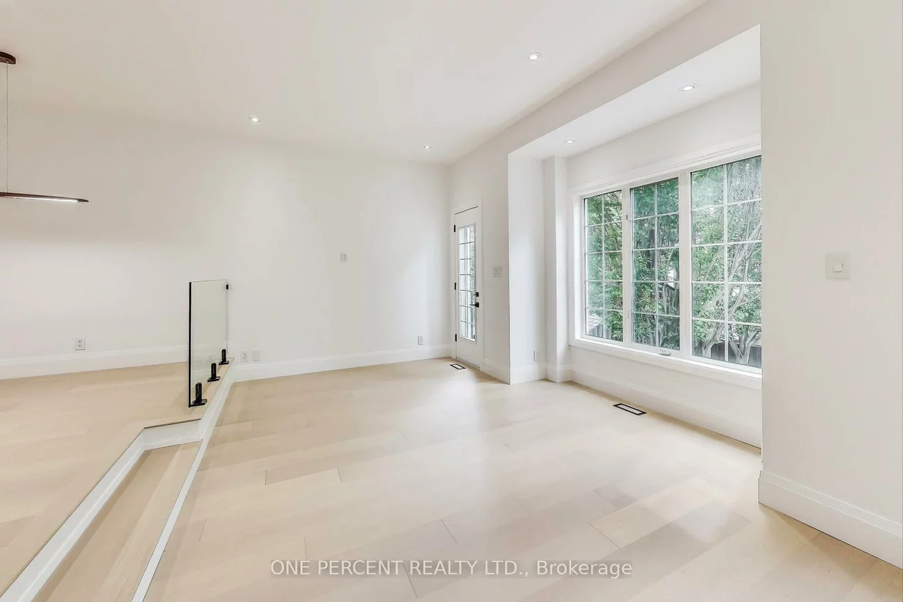 23, Mitchell, Niagara, Toronto