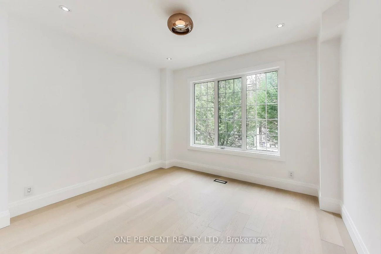 23, Mitchell, Niagara, Toronto