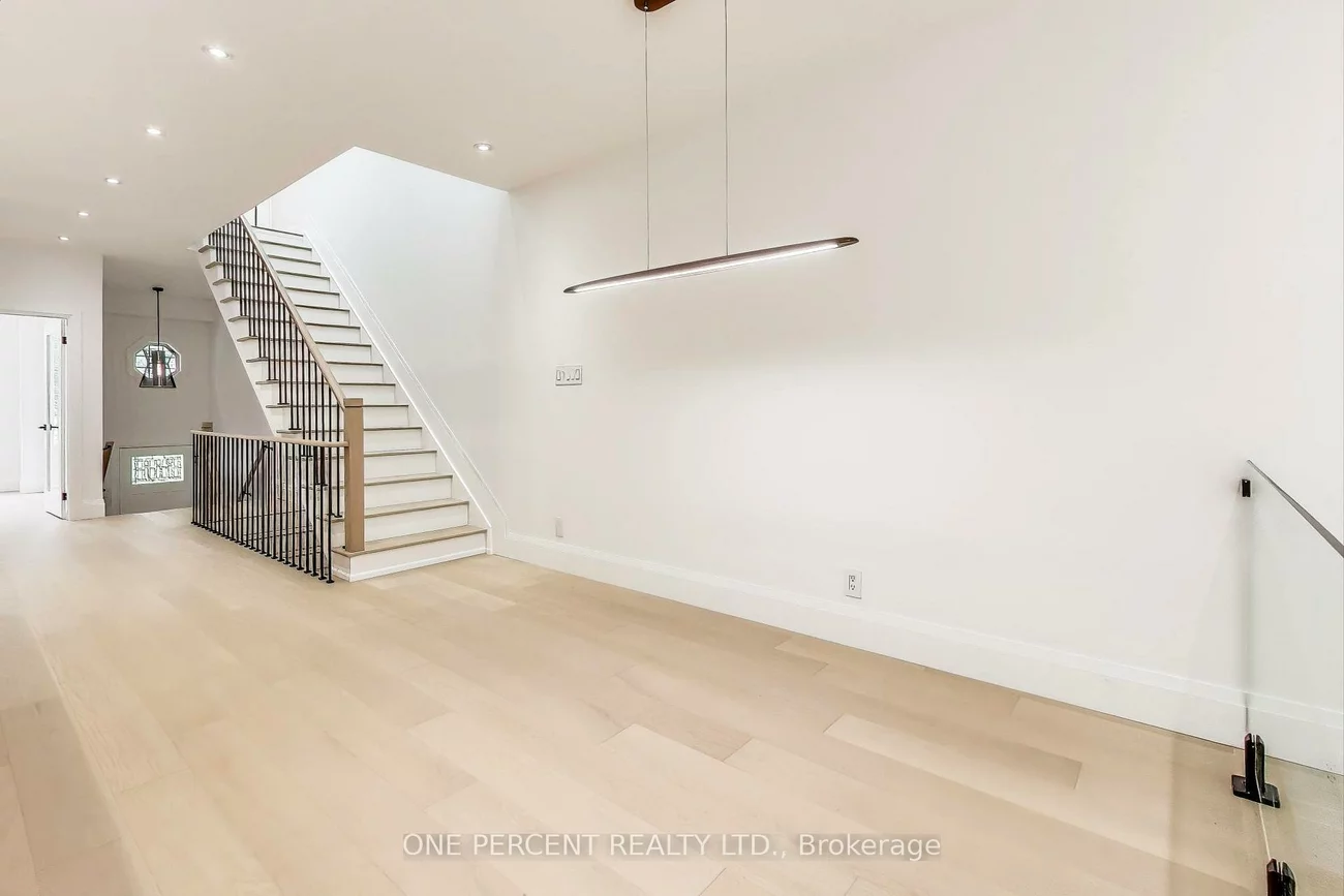 23, Mitchell, Niagara, Toronto