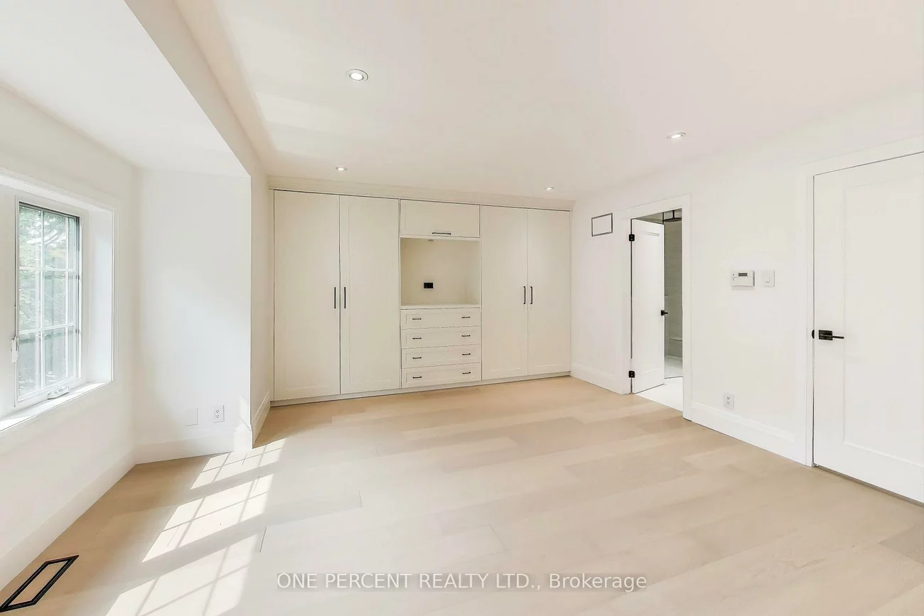 23, Mitchell, Niagara, Toronto