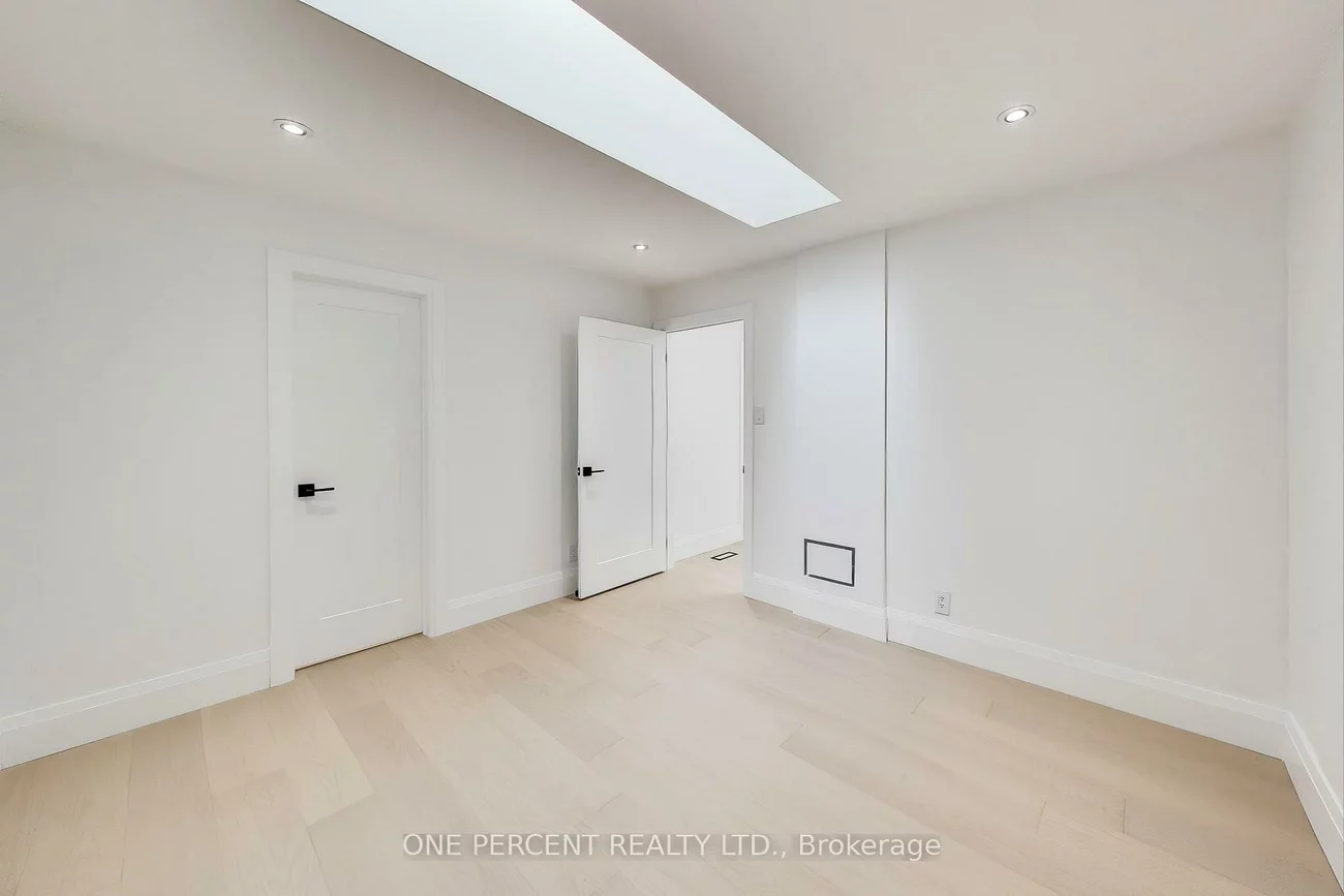 23, Mitchell, Niagara, Toronto