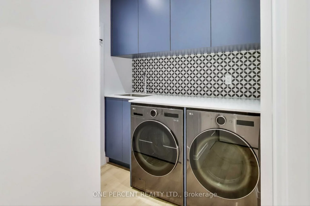 23, Mitchell, Niagara, Toronto