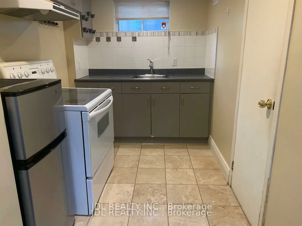 209, Harlandale, Lansing-Westgate, Toronto