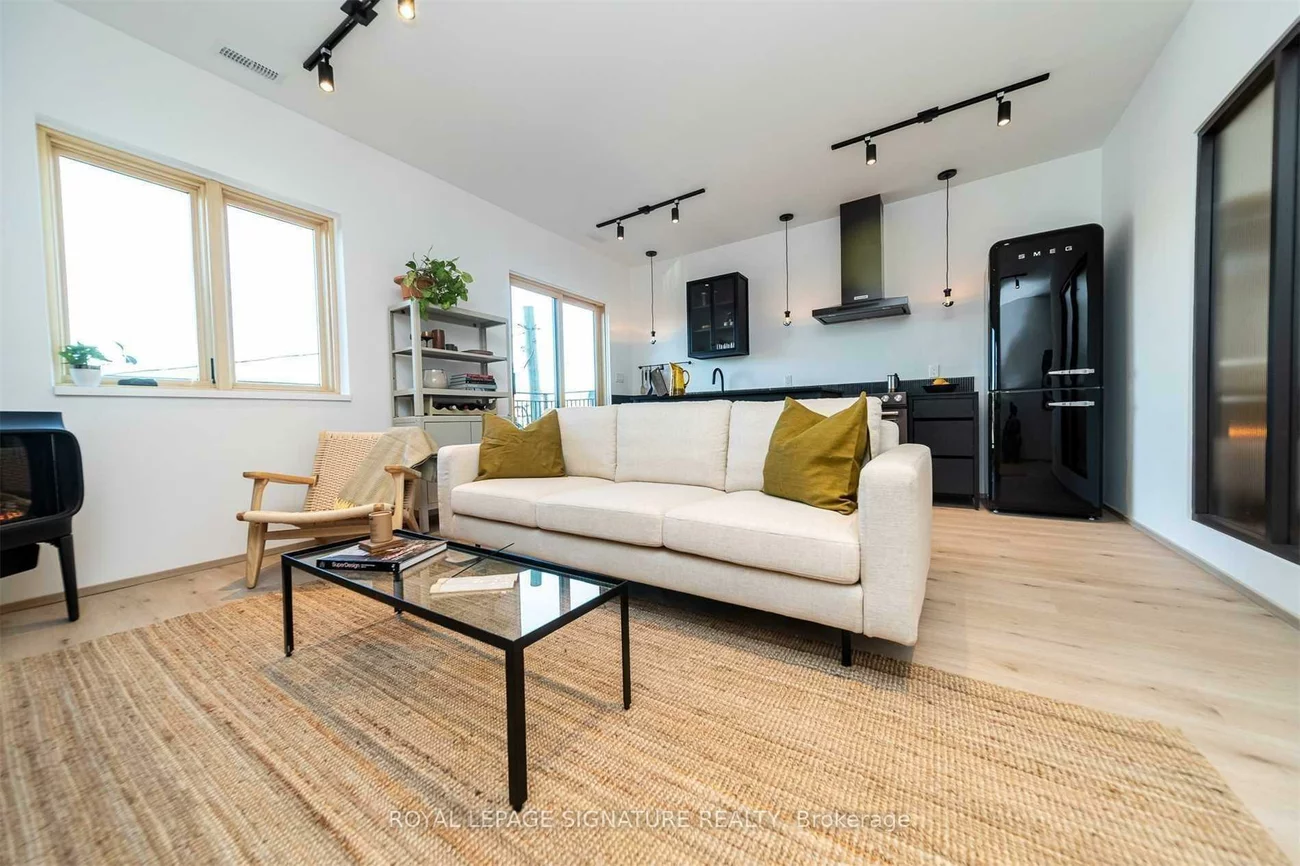 36, Geary, Wychwood, Toronto