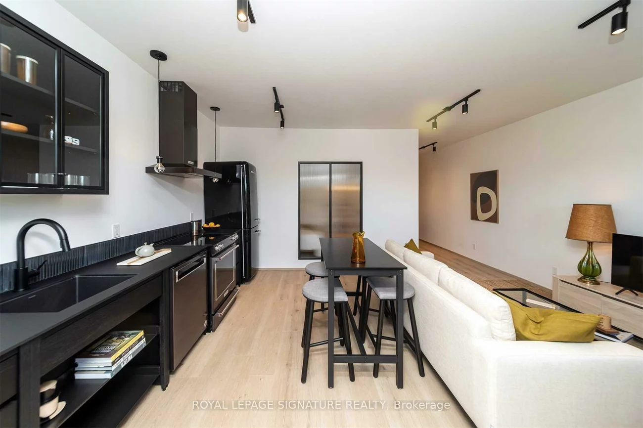 36, Geary, Wychwood, Toronto