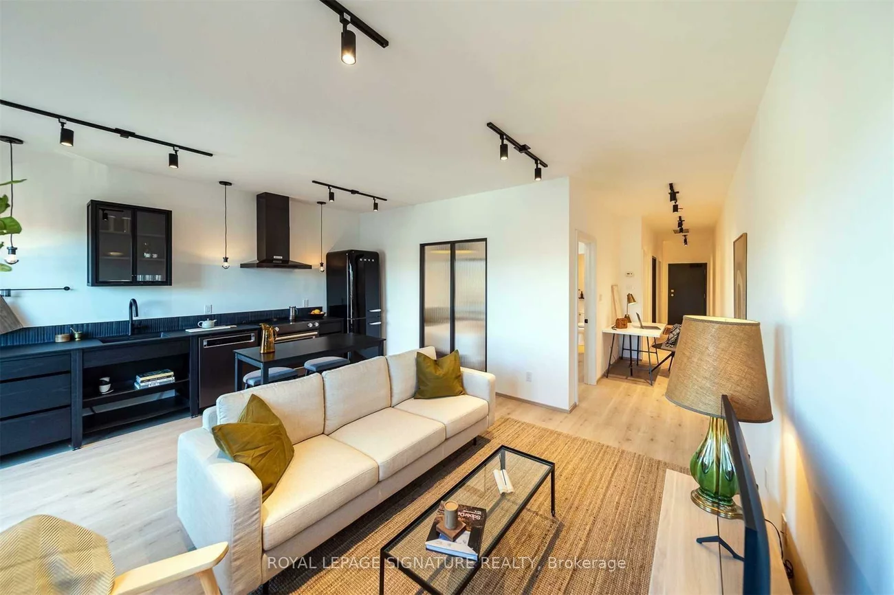 36, Geary, Wychwood, Toronto