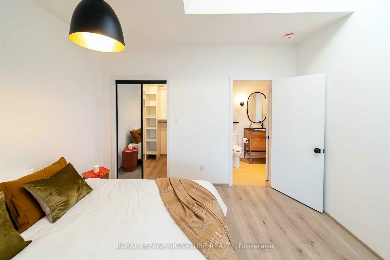 36, Geary, Wychwood, Toronto