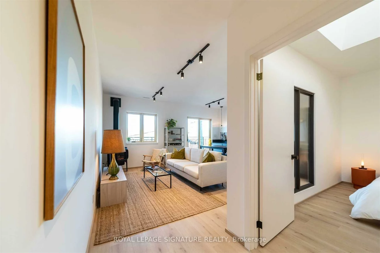 36, Geary, Wychwood, Toronto