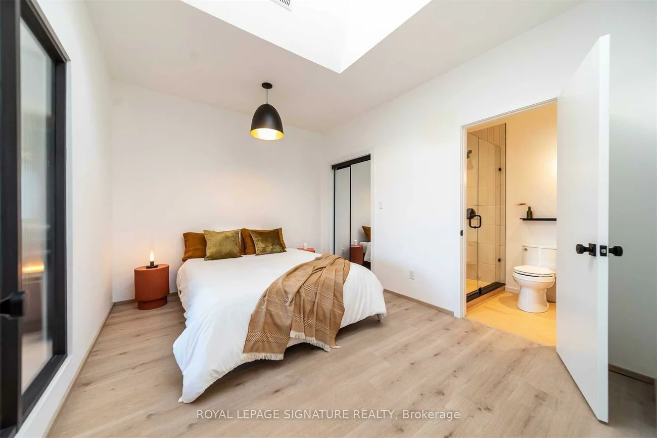 36, Geary, Wychwood, Toronto