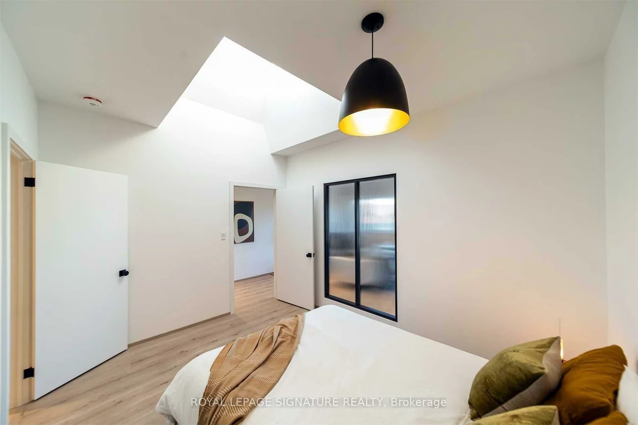 36, Geary, Wychwood, Toronto