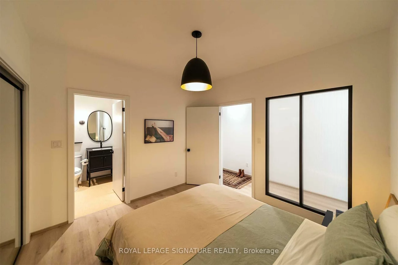 36, Geary, Wychwood, Toronto