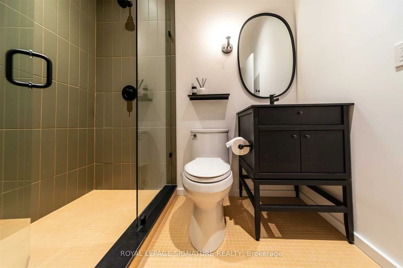 36, Geary, Wychwood, Toronto