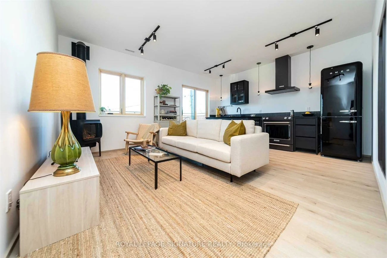 36, Geary, Wychwood, Toronto