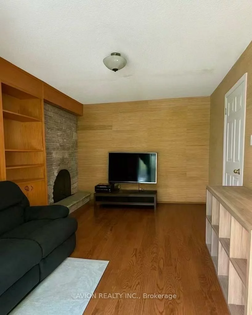 6, Rollingwood, Hillcrest Village, Toronto