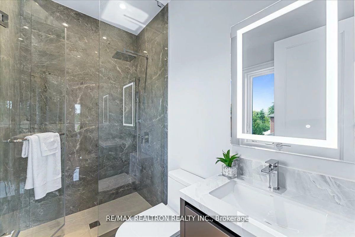 275, Reiner, Clanton Park, Toronto