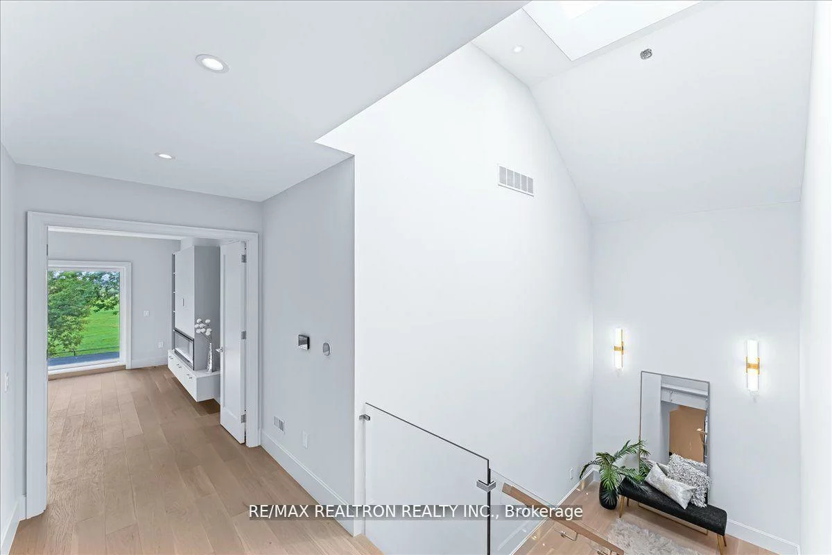 275, Reiner, Clanton Park, Toronto