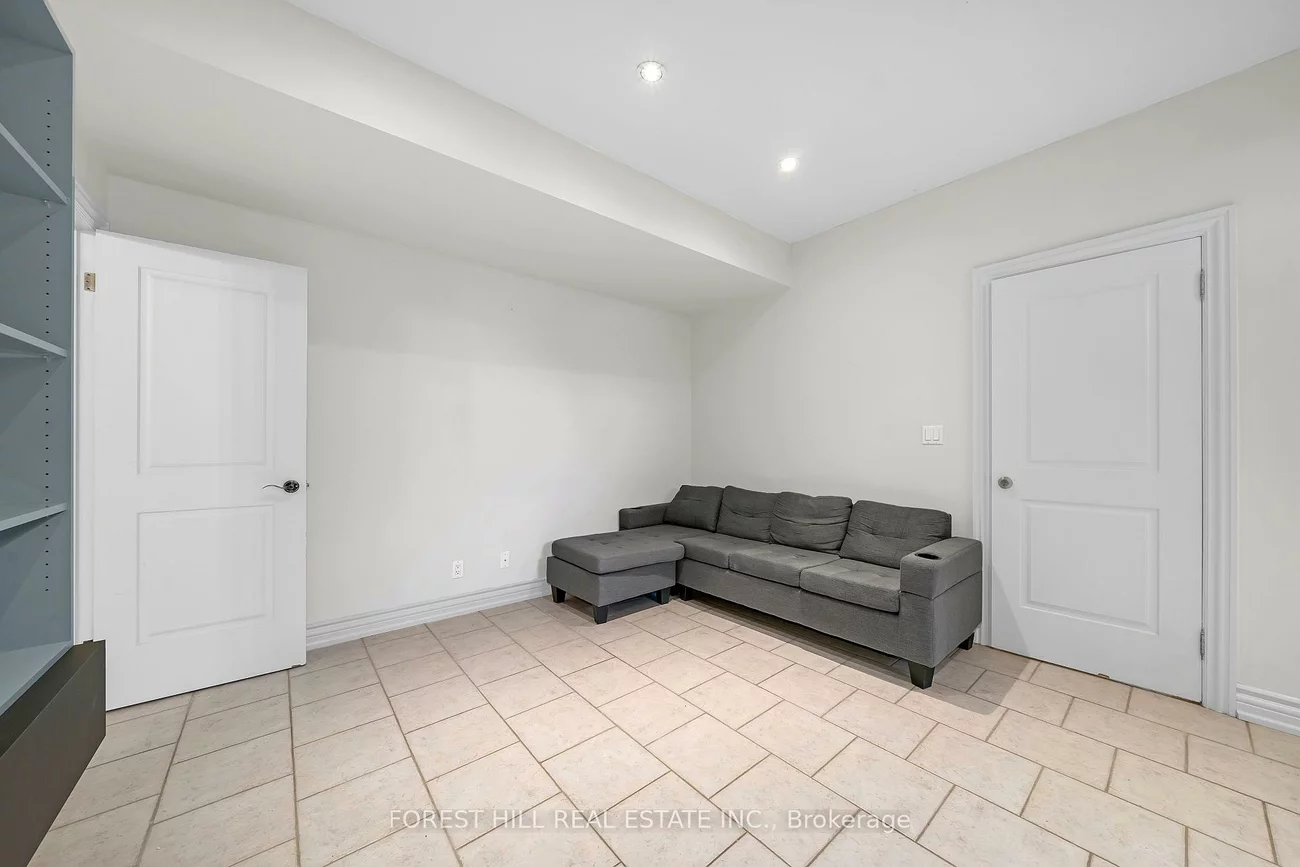 106, Nipigon, Newtonbrook East, Toronto