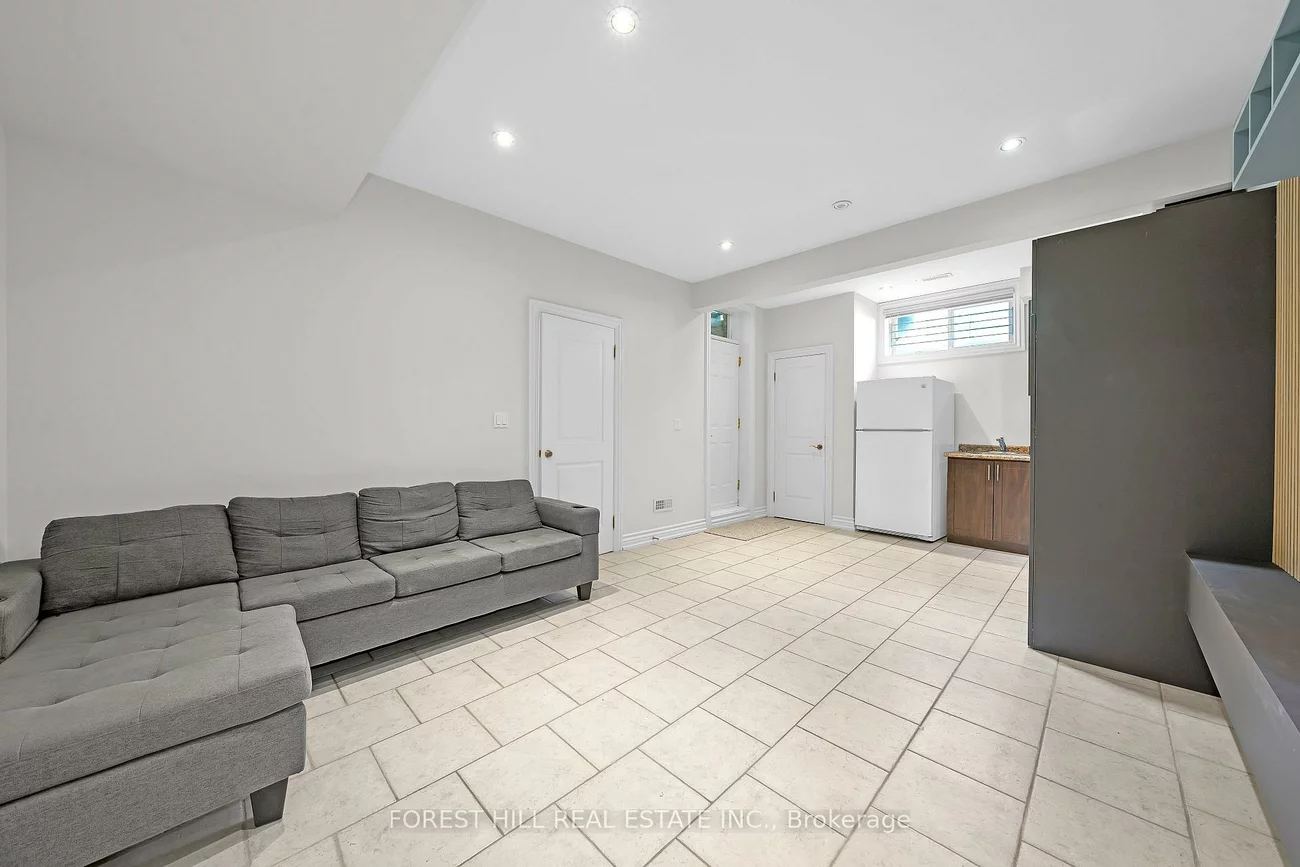 106, Nipigon, Newtonbrook East, Toronto
