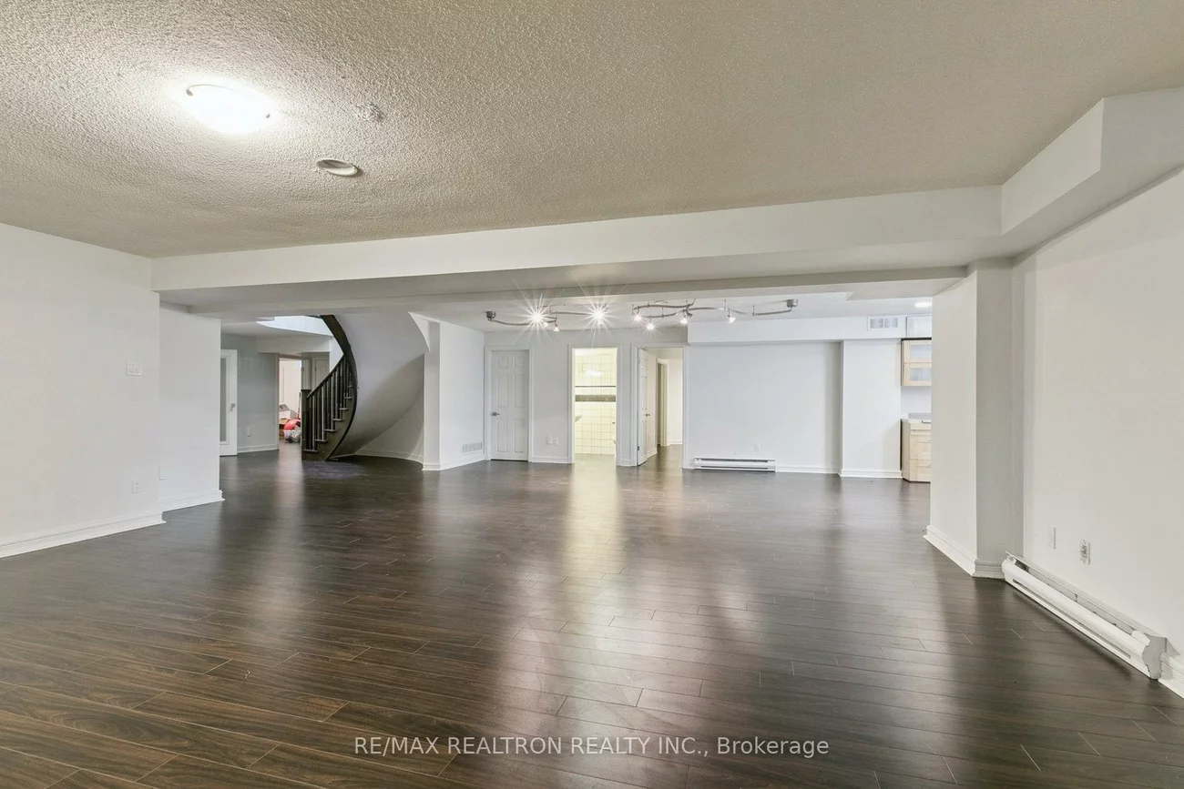 65, Gordon, St. Andrew-Windfields, Toronto