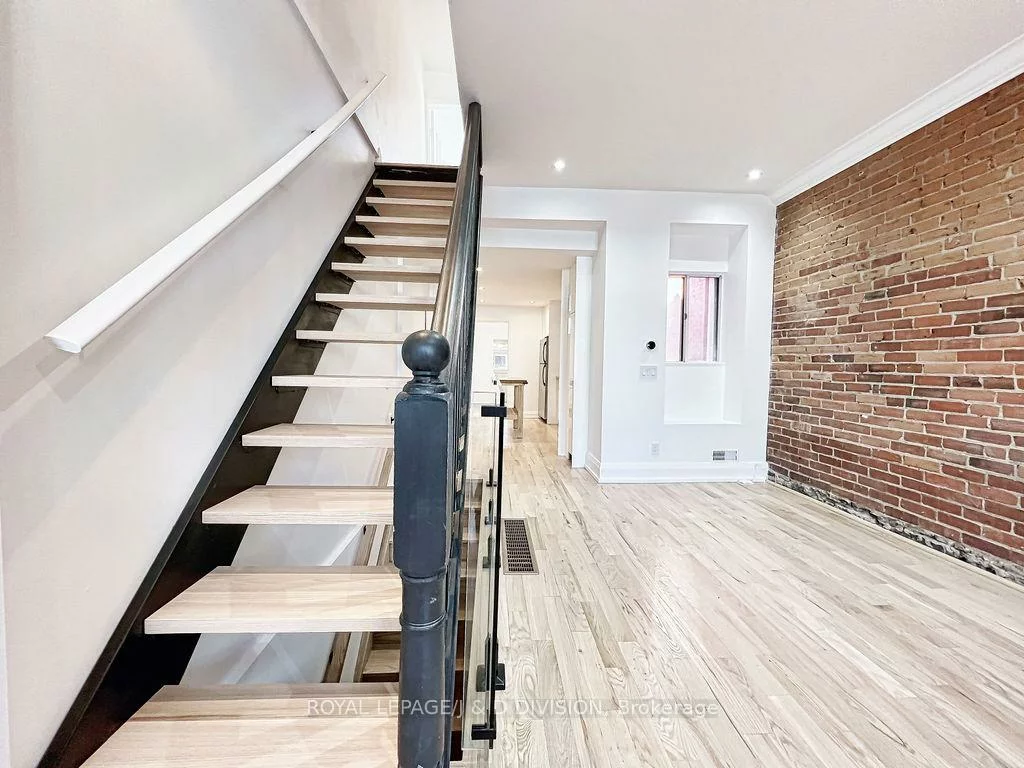 92, Massey, Niagara, Toronto