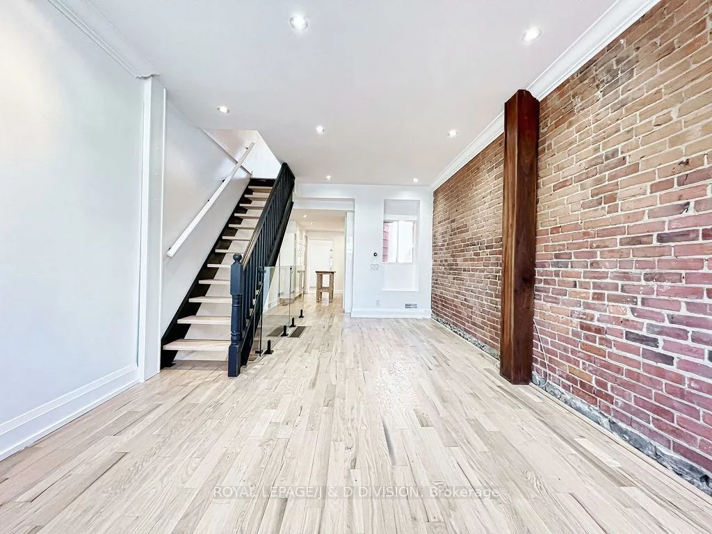 92, Massey, Niagara, Toronto