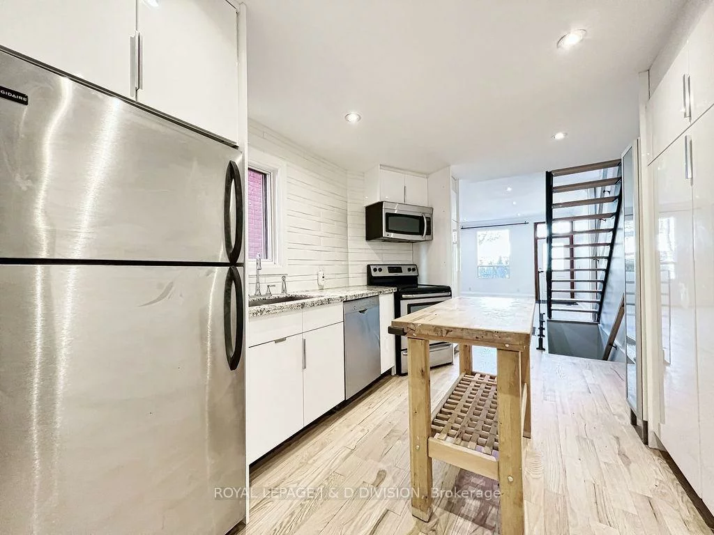 92, Massey, Niagara, Toronto