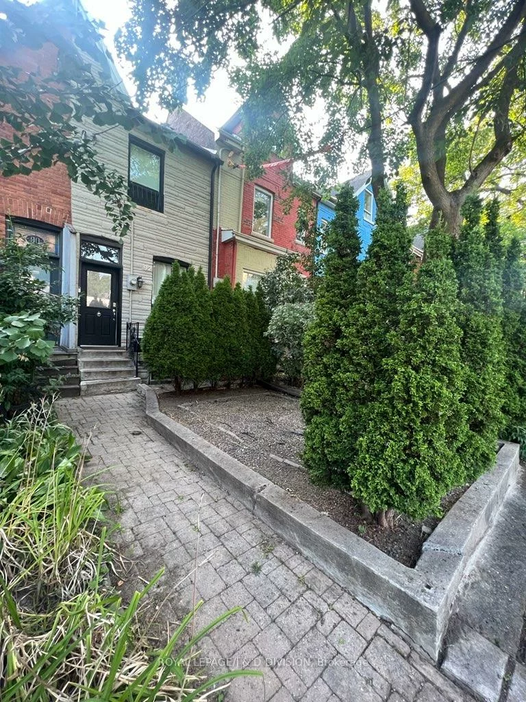 92, Massey, Niagara, Toronto