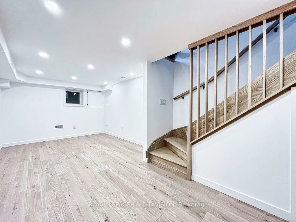 92, Massey, Niagara, Toronto