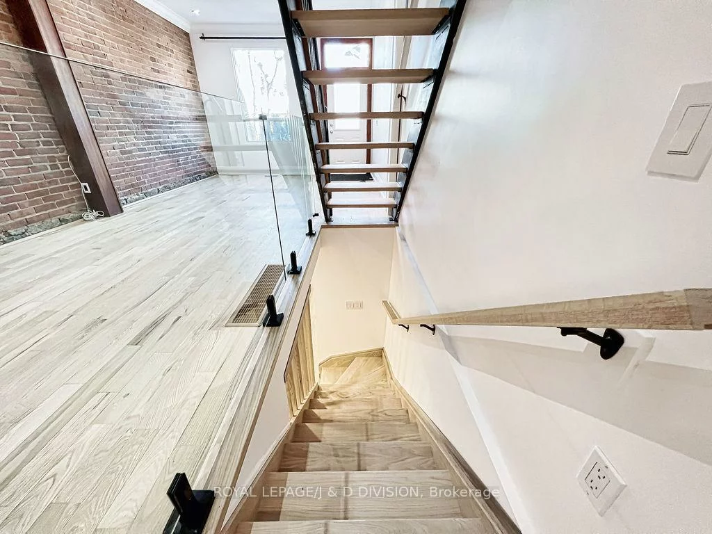 92, Massey, Niagara, Toronto