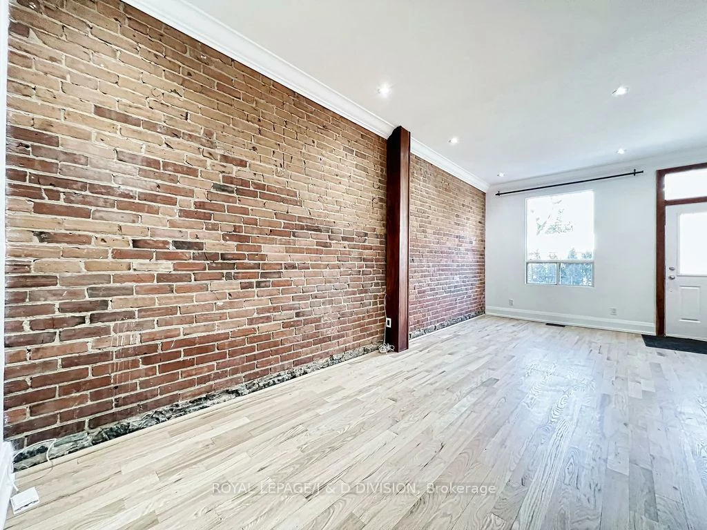 92, Massey, Niagara, Toronto