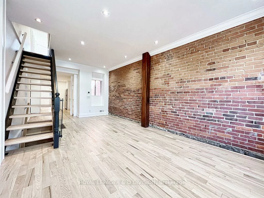 92, Massey, Niagara, Toronto