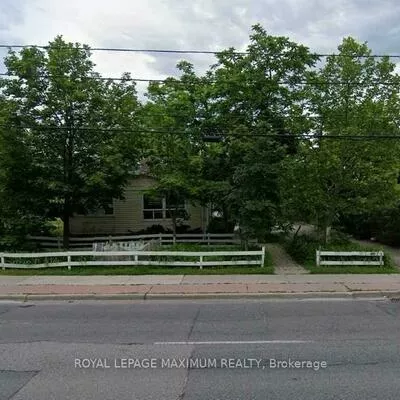 698, Sheppard, Bathurst Manor, Toronto