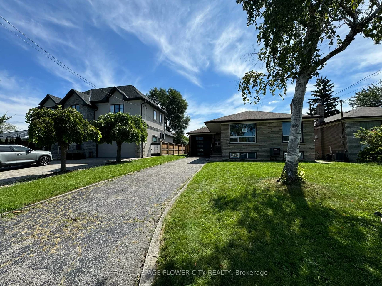 221, Acton, Bathurst Manor, Toronto
