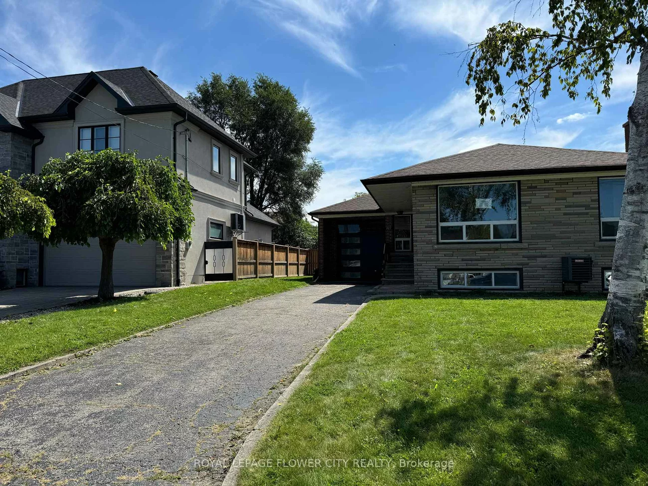 221, Acton, Bathurst Manor, Toronto