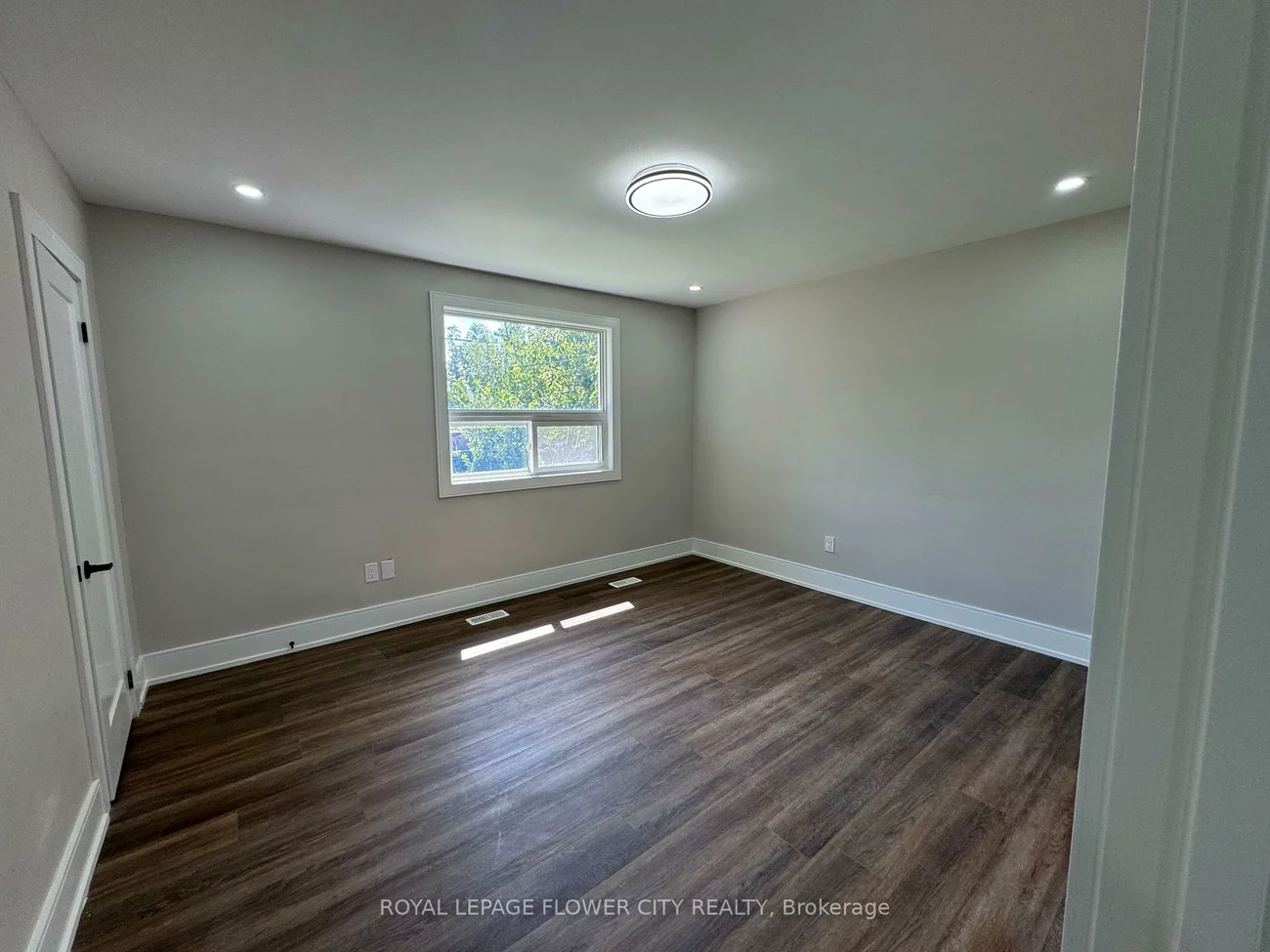 221, Acton, Bathurst Manor, Toronto