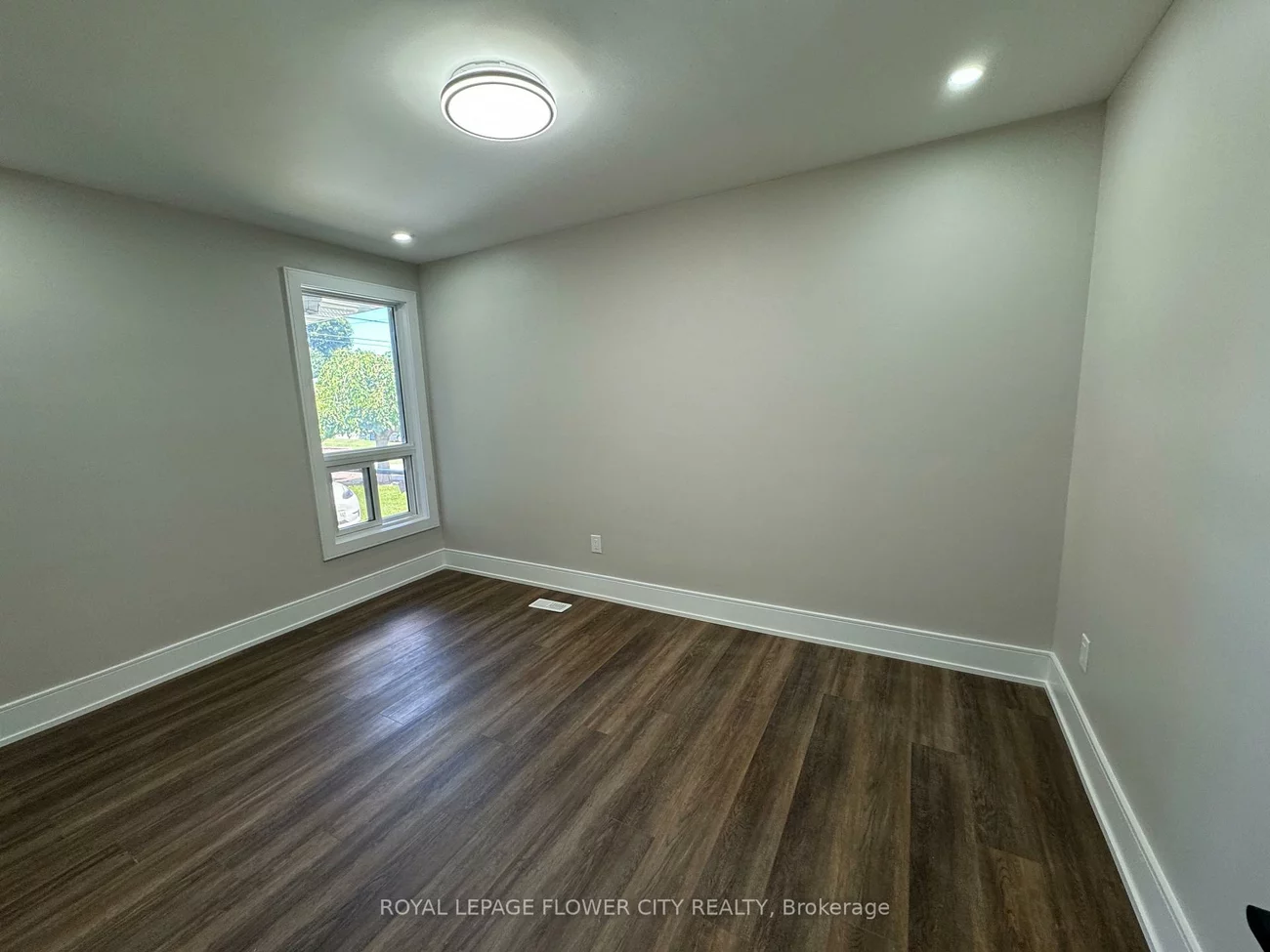 221, Acton, Bathurst Manor, Toronto