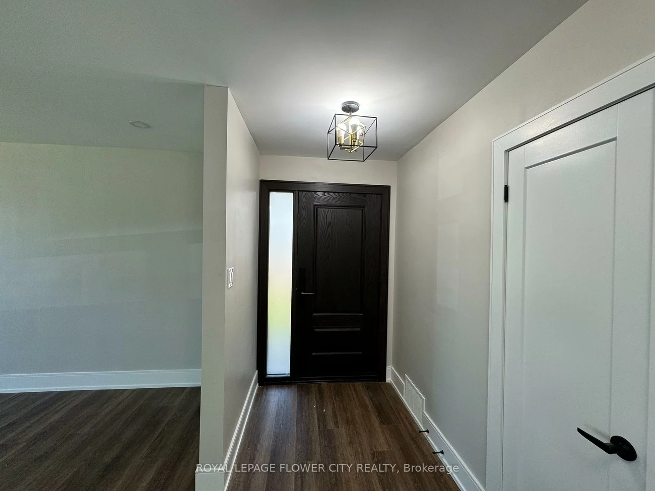 221, Acton, Bathurst Manor, Toronto
