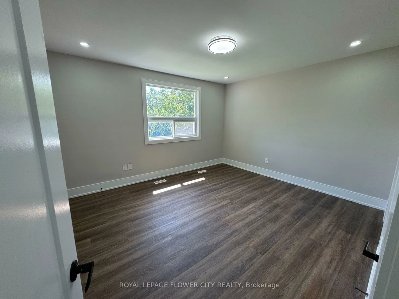 221, Acton, Bathurst Manor, Toronto