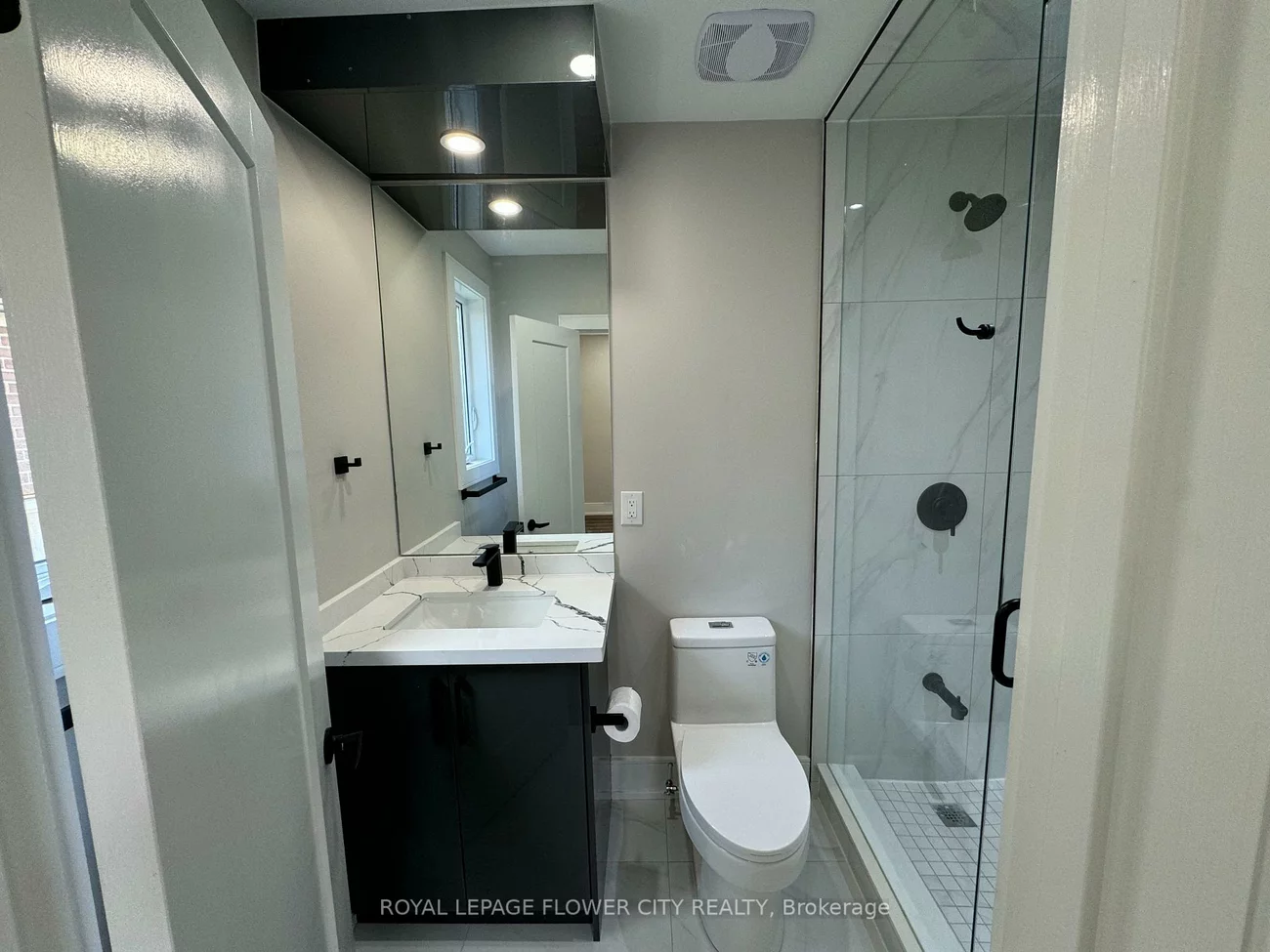 221, Acton, Bathurst Manor, Toronto