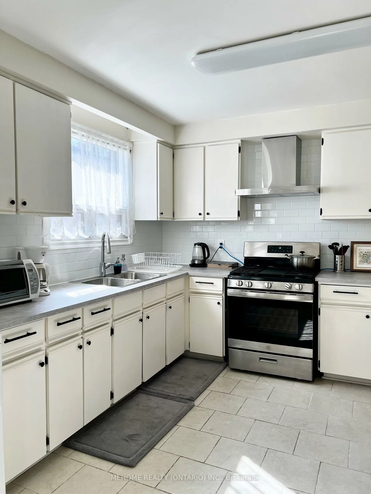 126, Edmonton, Pleasant View, Toronto