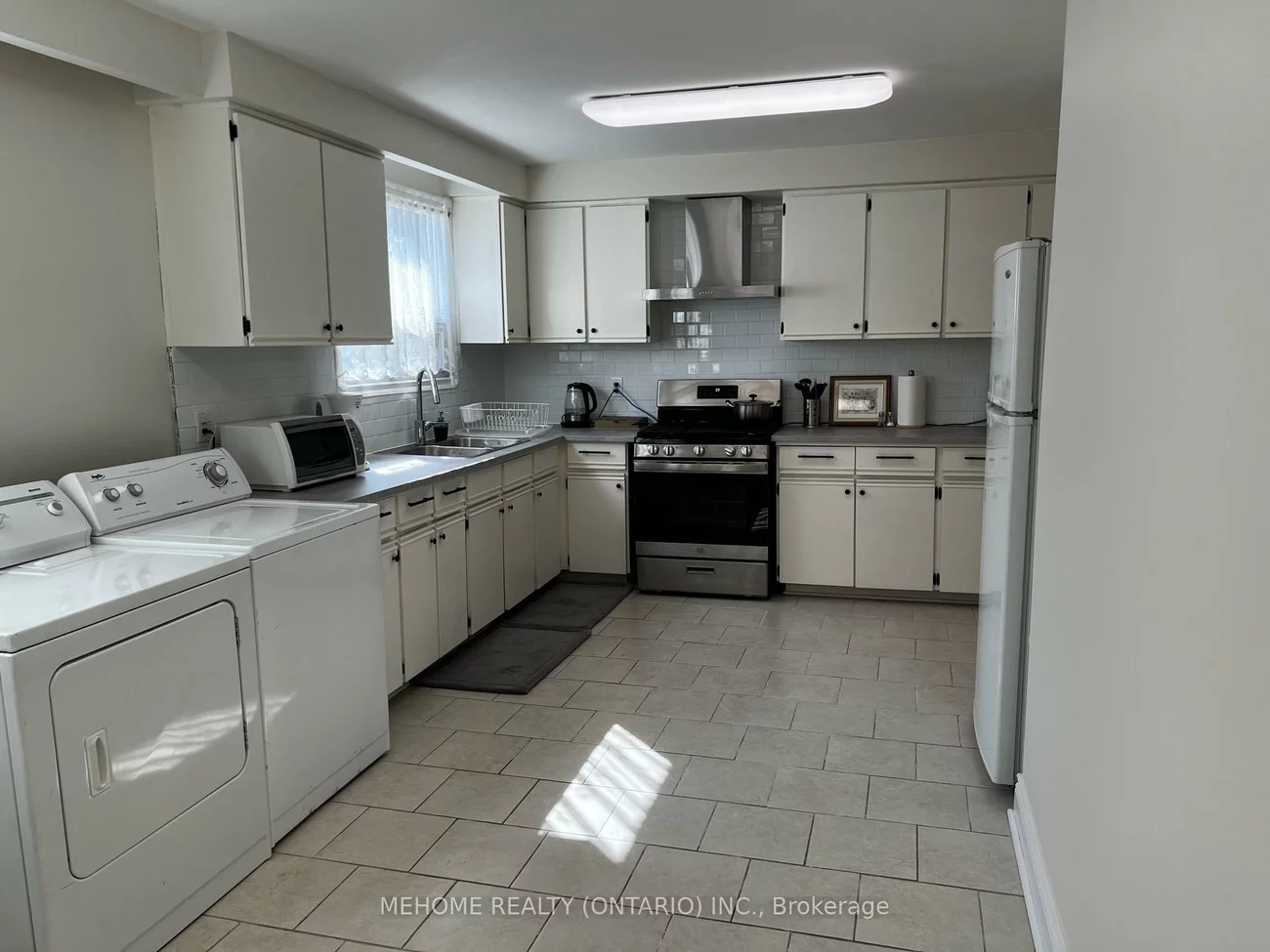 126, Edmonton, Pleasant View, Toronto