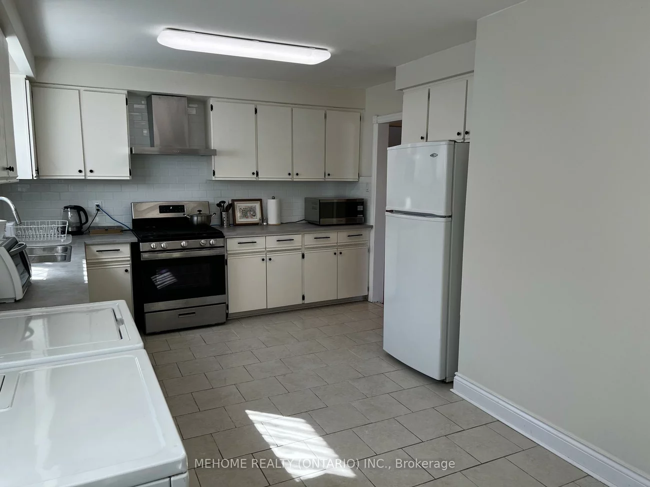 126, Edmonton, Pleasant View, Toronto