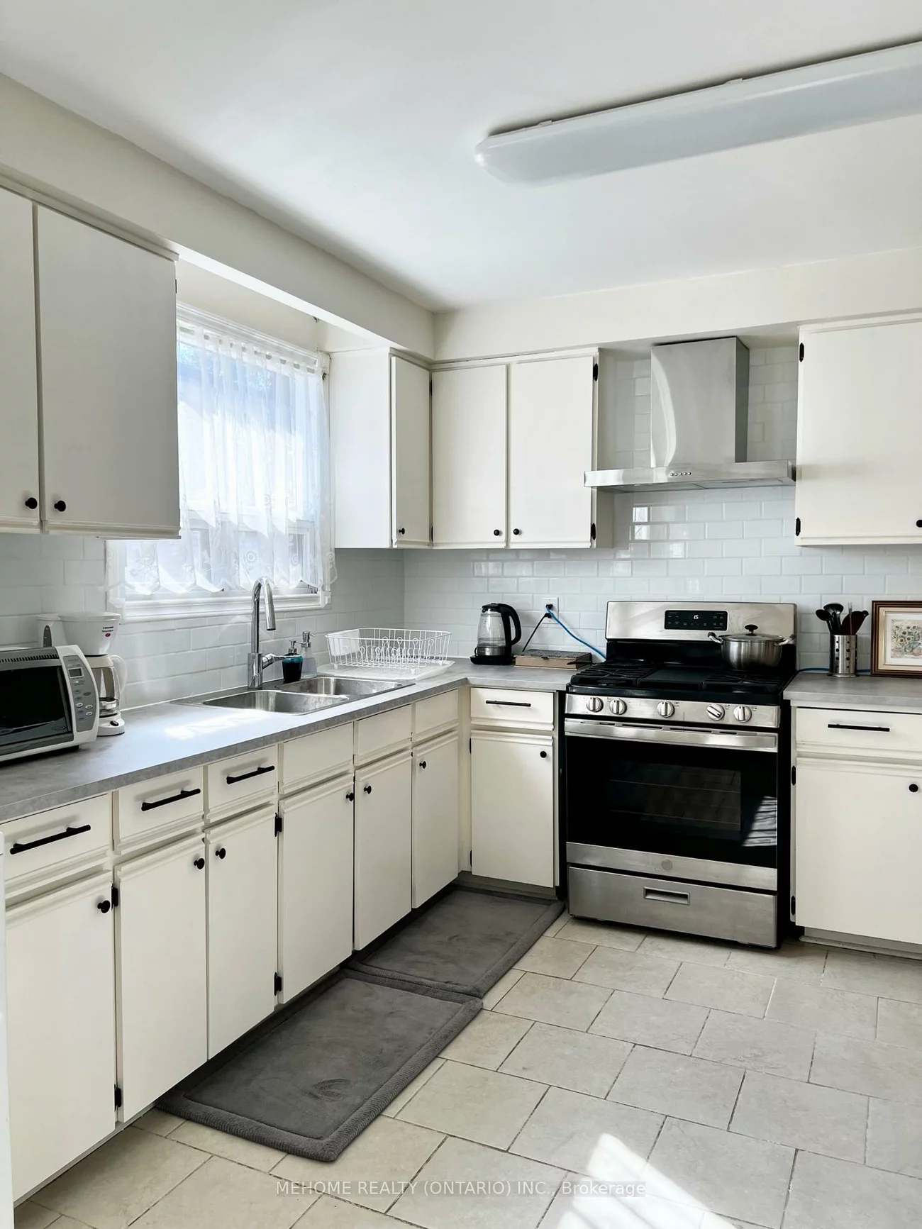 126, Edmonton, Pleasant View, Toronto