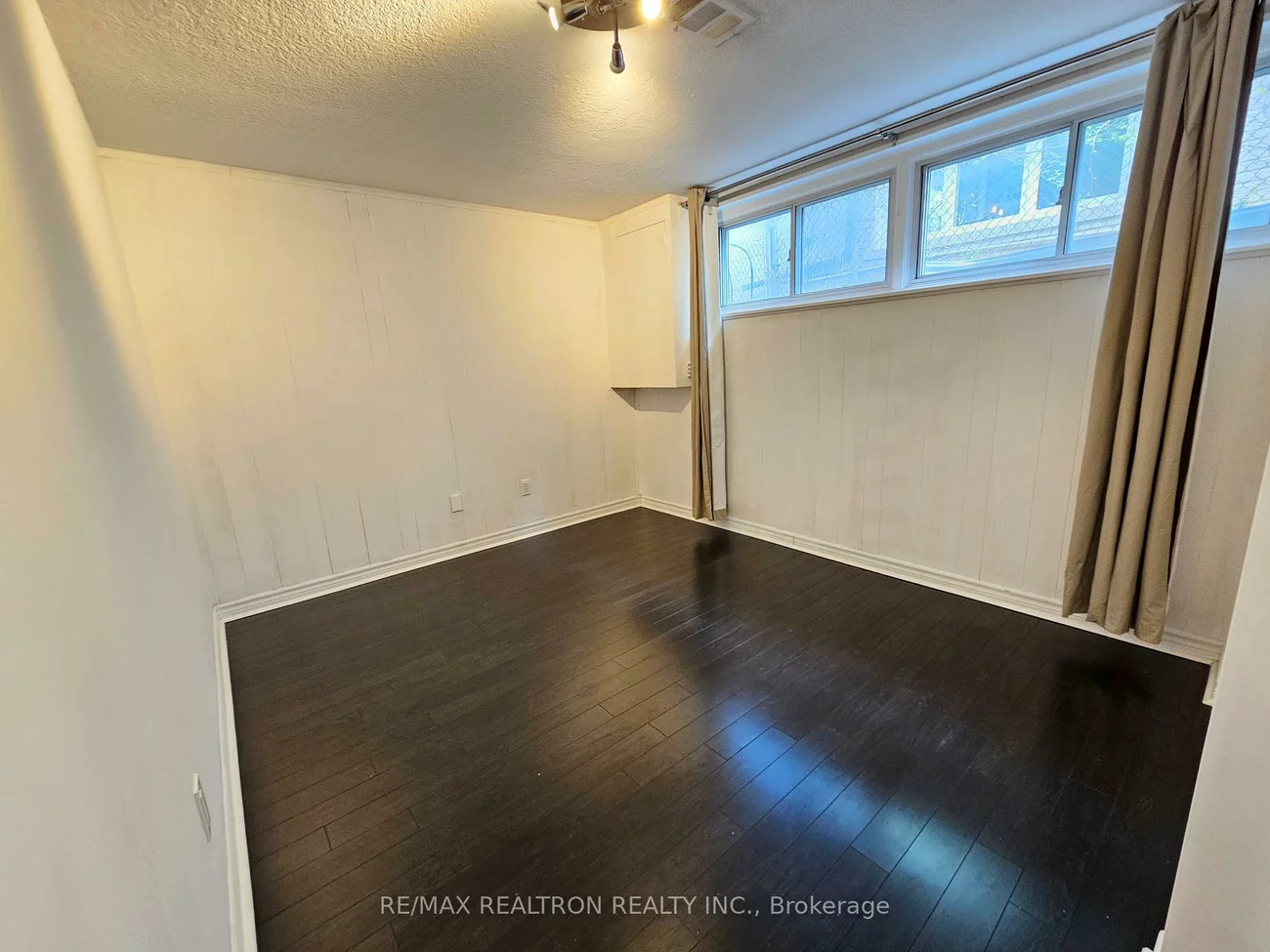 7, Stafford, Willowdale West, Toronto