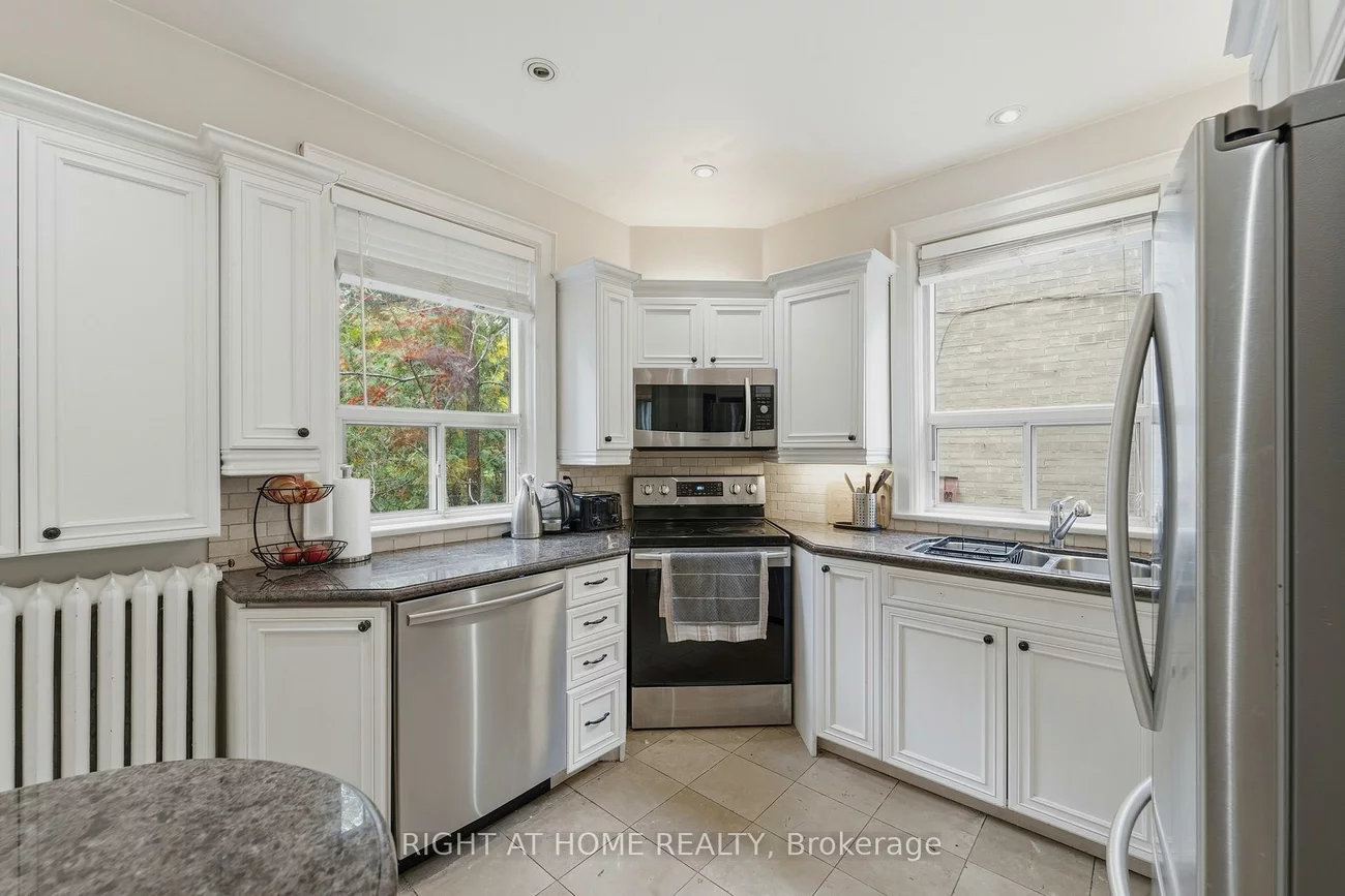 202, Dinnick, Lawrence Park South, Toronto